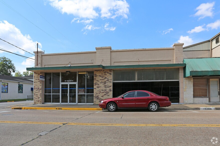 More Photos Of 320 E Main St, Humble Loft Creative Space For Lease