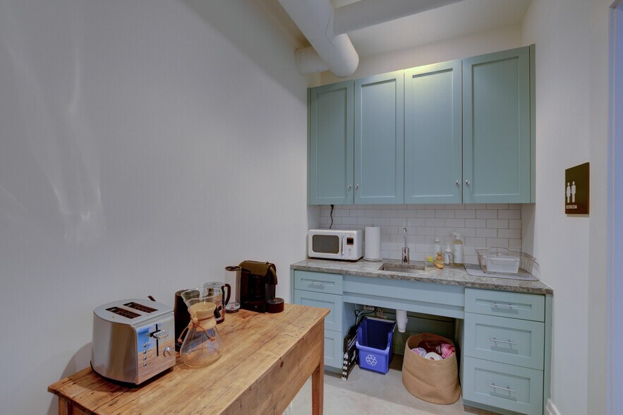 More Photos Of 904 San Antonio St, Austin Office For Lease