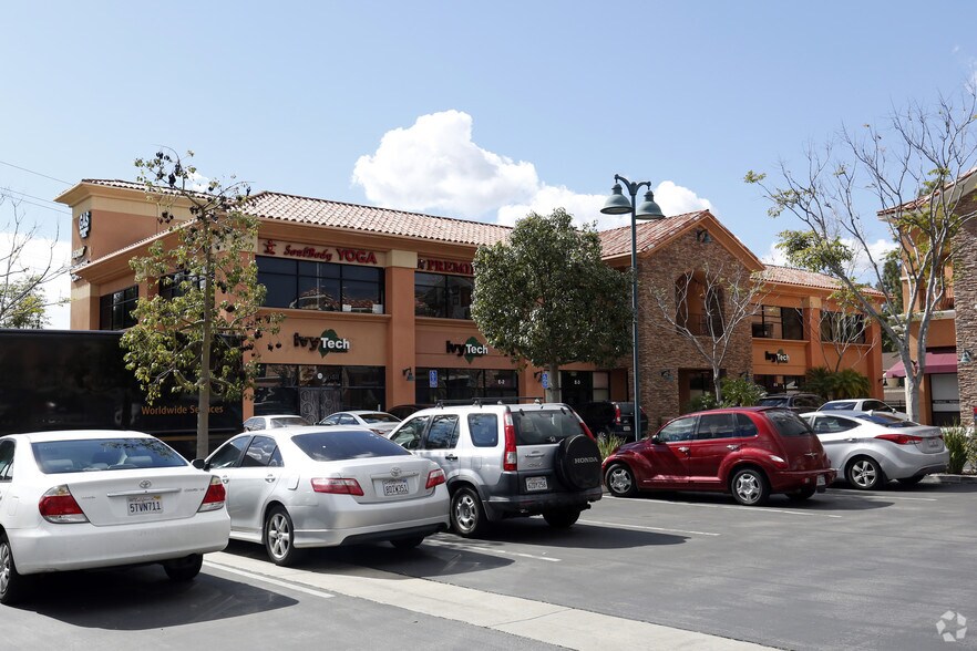 More Photos Of 6591-6599 Collins Dr, Moorpark Unknown For Lease