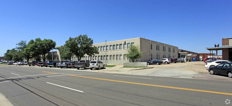 More Photos Of 3813-3817 N Santa Fe Ave, Oklahoma City Light Manufacturing For Lease