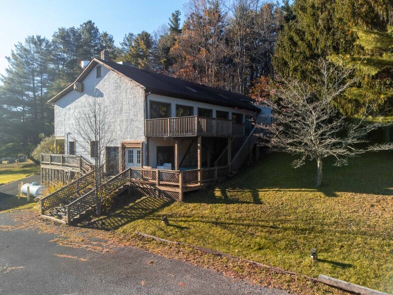 More Photos Of 182 Woodberry Rd Sw, Meadows Of Dan Hotel For Sale