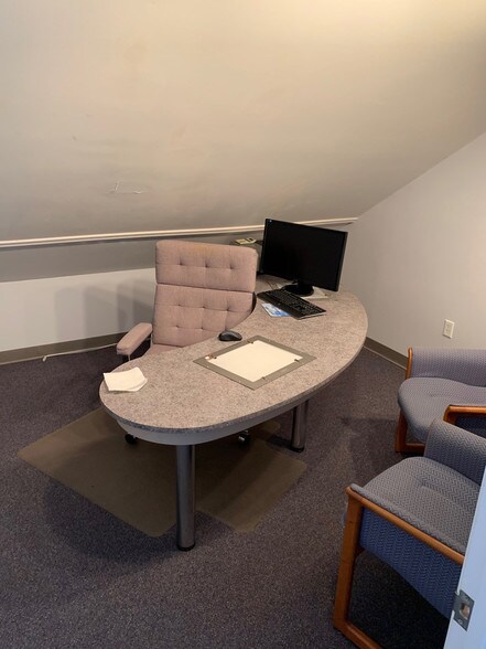 More Photos Of 98 Spencer Plain Rd, Old Saybrook Medical For Lease