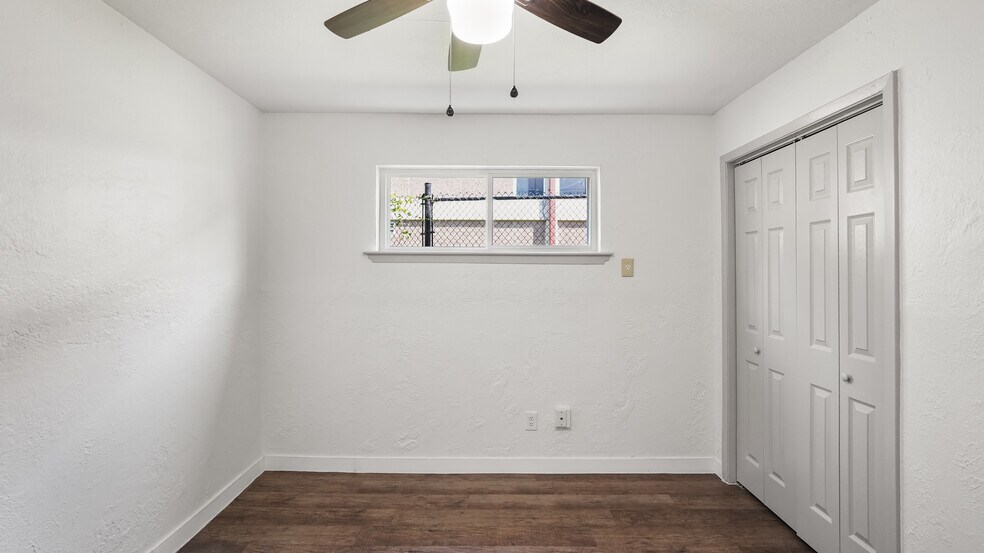 More Photos Of 2819 Berry St, Houston Apartments For Sale