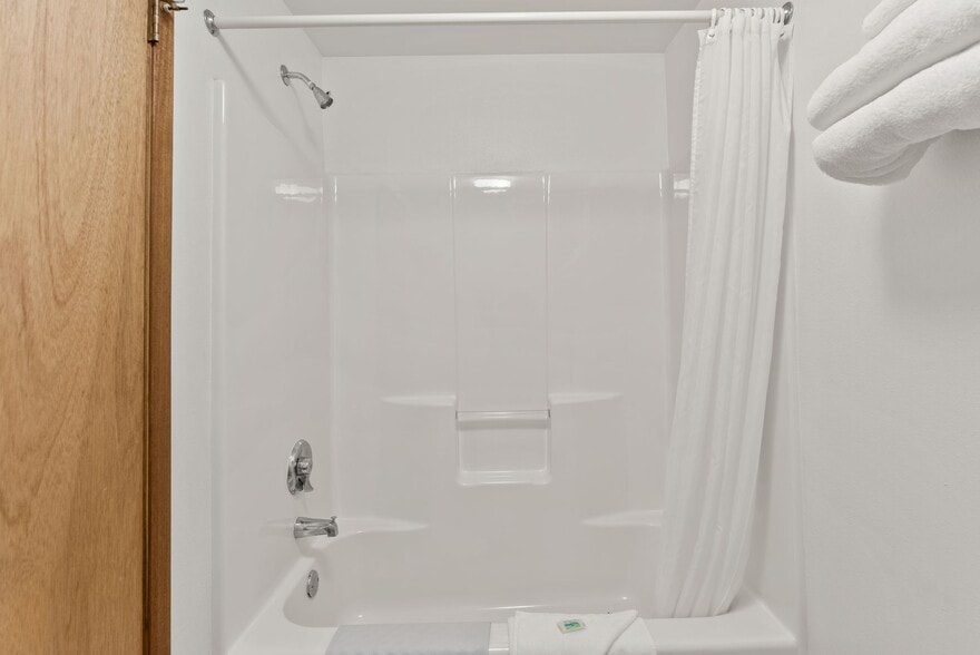 More Photos Of 8612 Washington 31 Hwy, Metaline Hotel For Sale