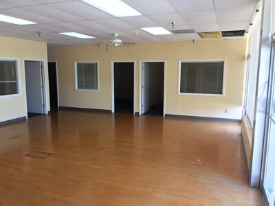 More Photos Of 653 E Madison Ave, Bastrop General Retail For Lease