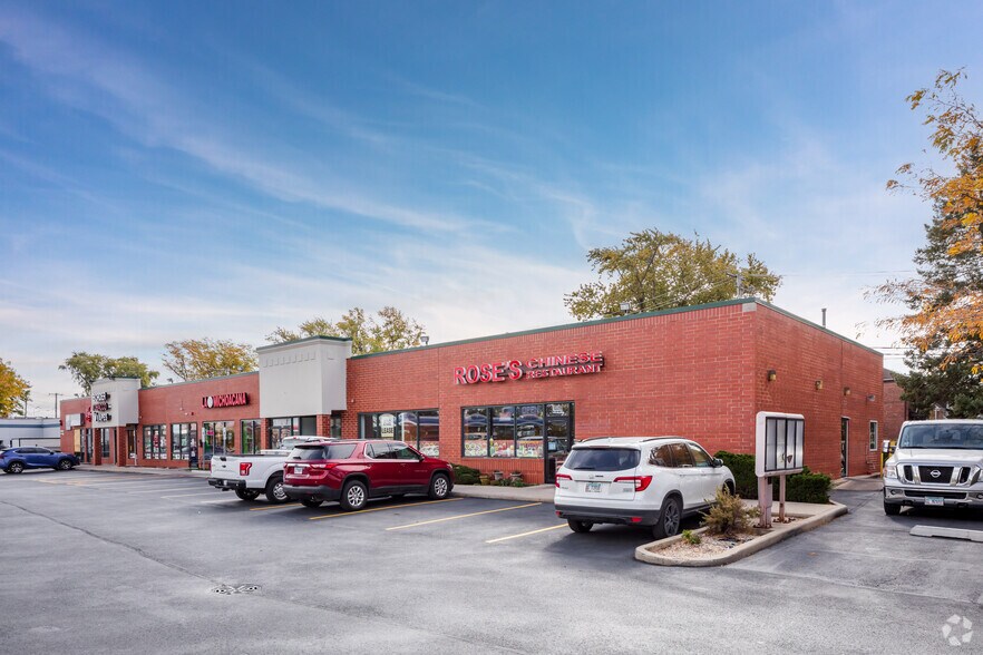 More Photos Of 110-154 W Irving Park Blvd, Bensenville General Retail For Lease