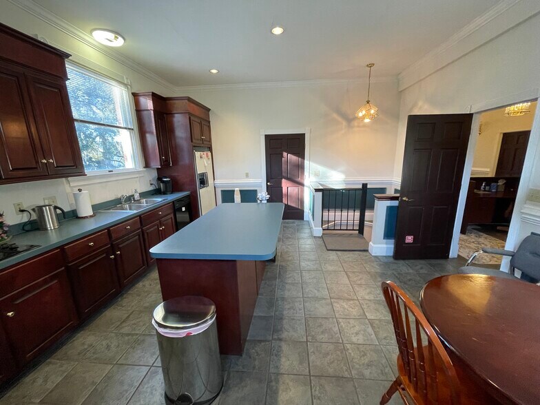 More Photos Of 1495 Remount Rd, North Charleston Office Residential For Sale