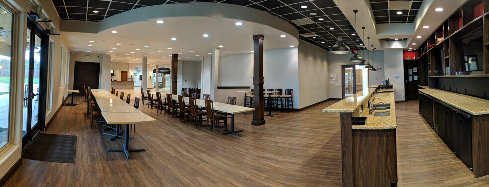 More Photos Of 18750 Interstate 45, Spring Unknown For Lease