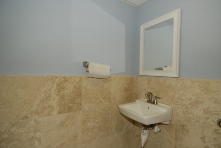 More Photos Of 1730 E Commercial Blvd, Fort Lauderdale Medical For Sale