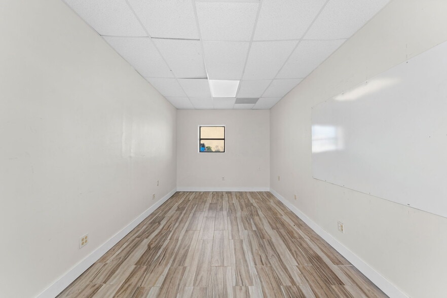 More Photos Of 226 King St, Cocoa Unknown For Lease