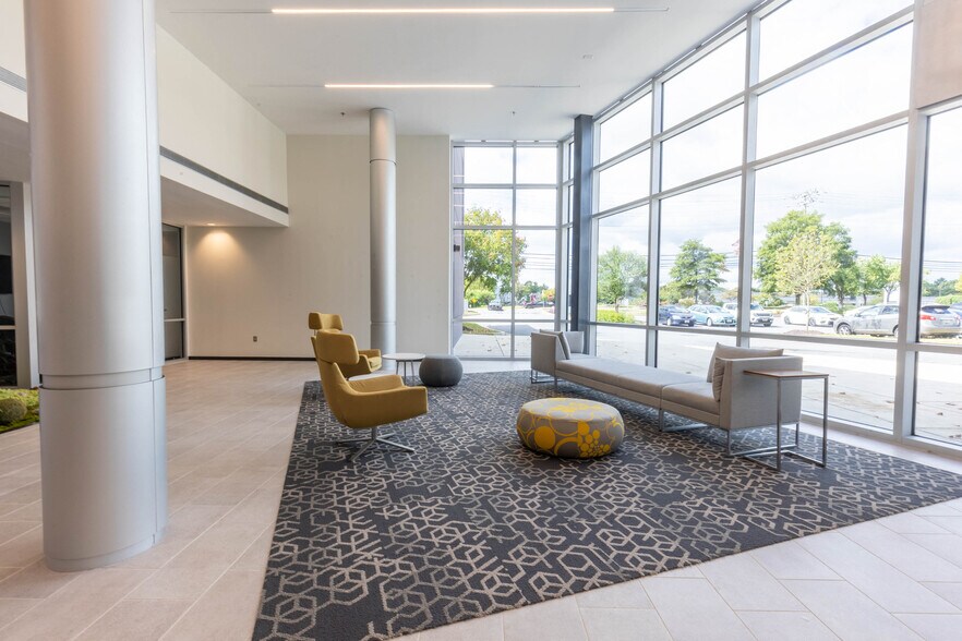 More Photos Of 1750 Forest Dr, Annapolis Medical For Lease