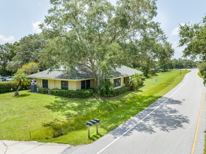 More Photos Of 31 Sarasota Center Blvd, Sarasota Office For Lease