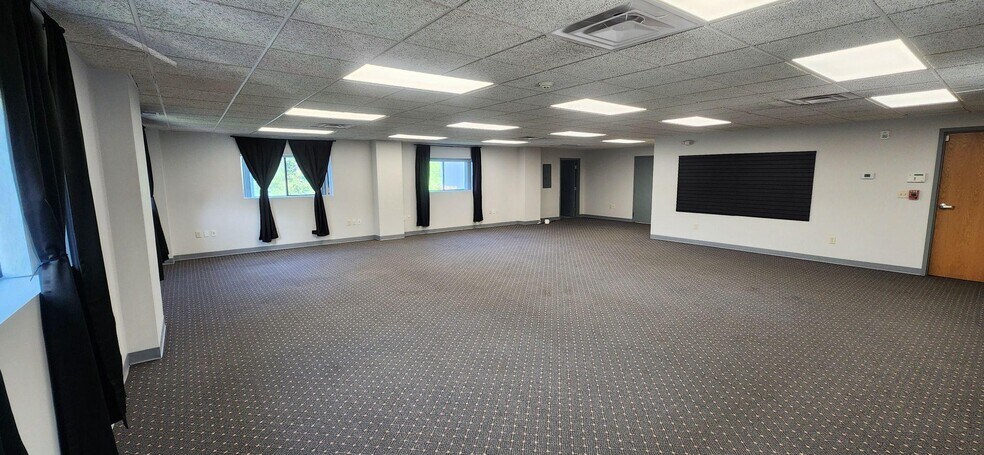 More Photos Of 259 Wolcott Rd, Wolcott Warehouse For Lease