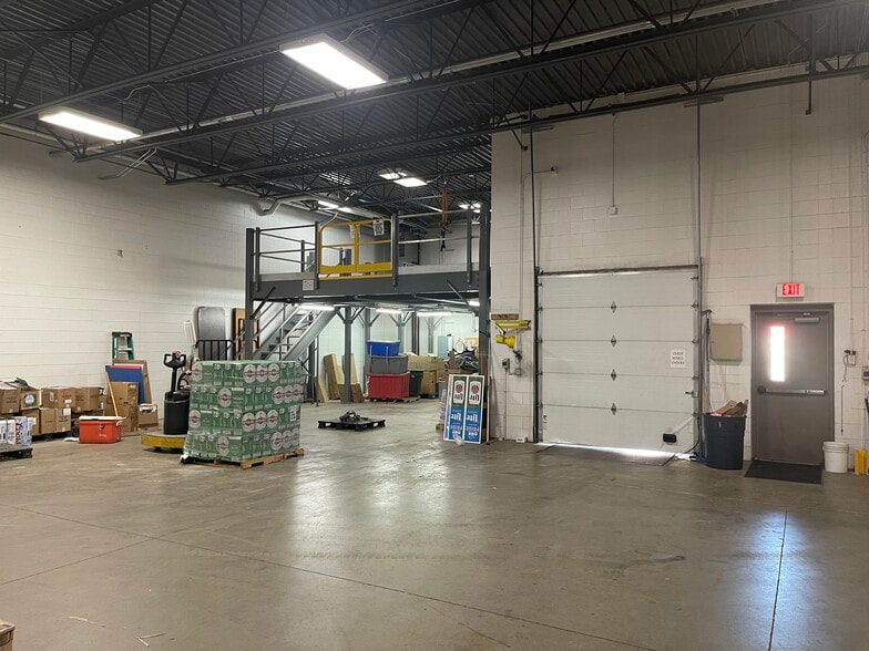 More Photos Of 2325 Sybrant Rd, Traverse City Warehouse For Lease