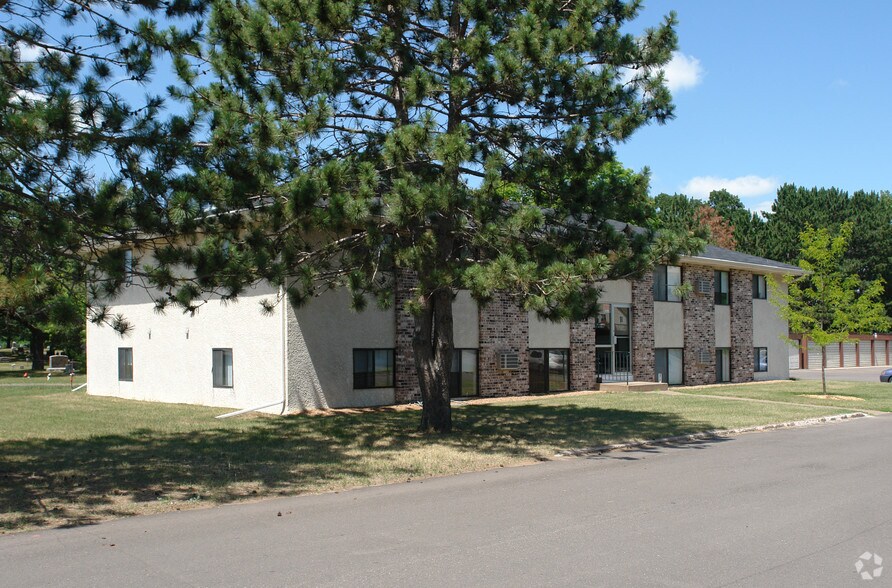 More Photos Of 5892-5896 Elm St, North Branch Apartments For Sale