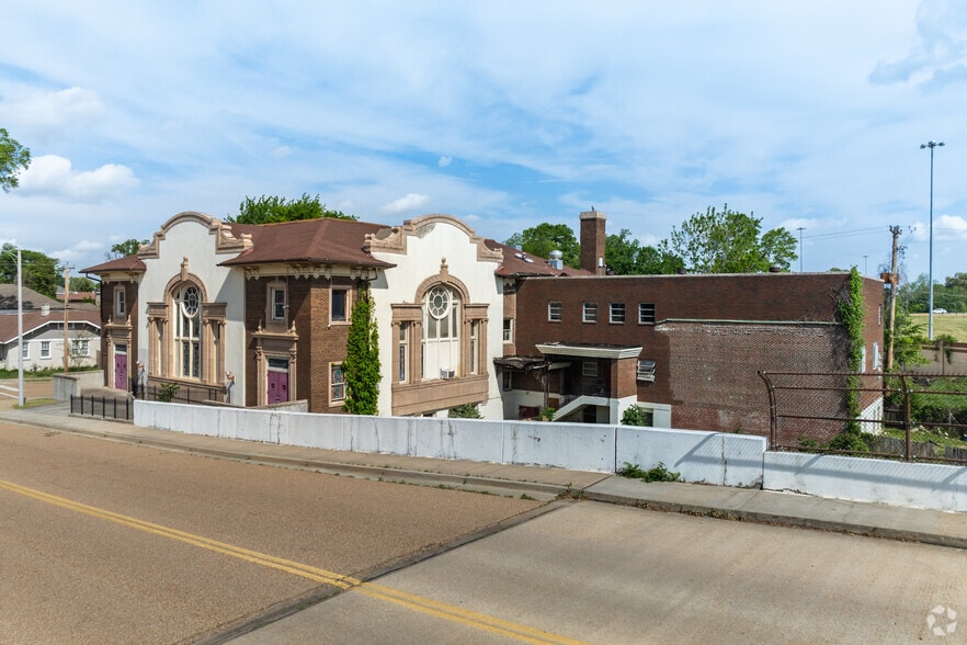 More Photos Of 1110 Faxon Ave, Memphis Religious Facility For Sale