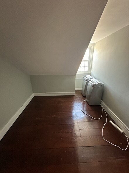 More Photos Of 108-114 S Patrick St, Alexandria Office Residential For Lease