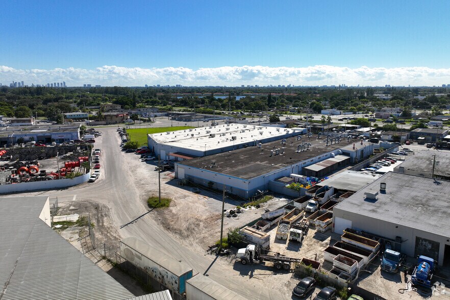 More Photos Of 2320 NW 147th St, Opa-locka Warehouse For Lease