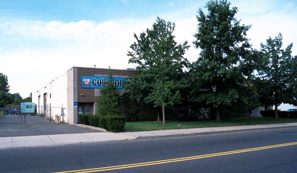 Primary Photo Of 375 Wyandanch Ave, North Babylon Warehouse For Lease