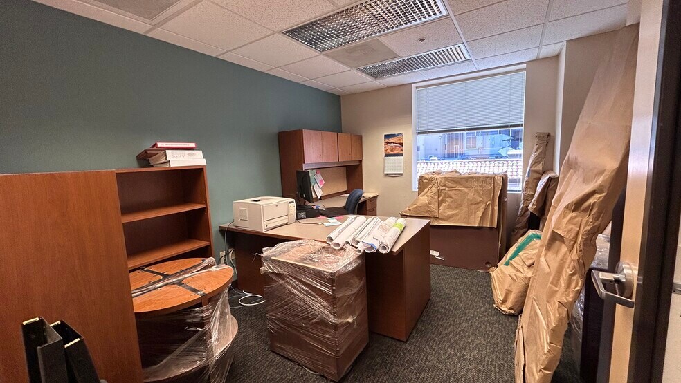 More Photos Of 100 N Stone Ave, Tucson Office Residential For Lease