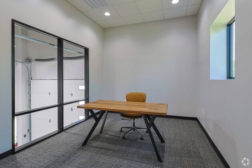 More Photos Of 113 Cantera Way, Georgetown Light Distribution For Lease