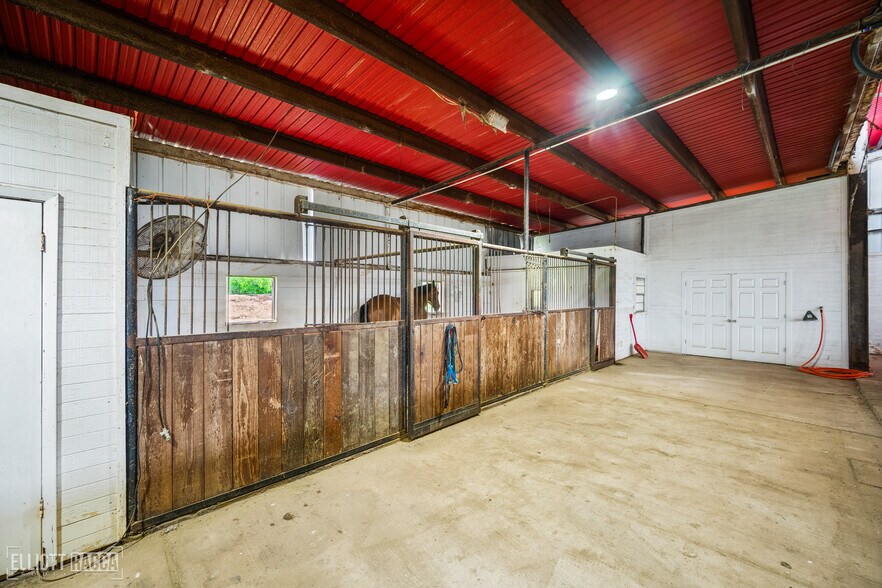 More Photos Of 1785 Old River Rd, Natchitoches Light Manufacturing For Sale