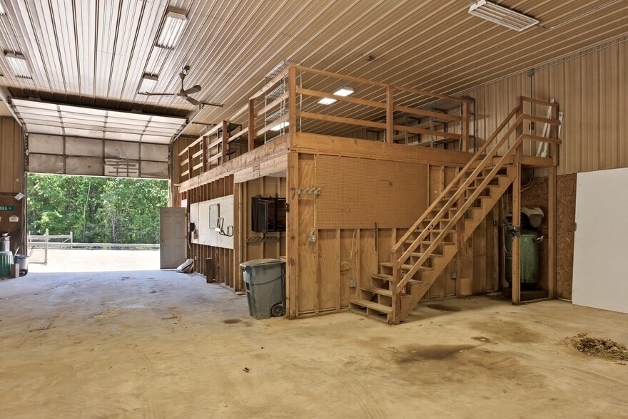 More Photos Of 86 Eastman St, Mansfield Specialty For Sale
