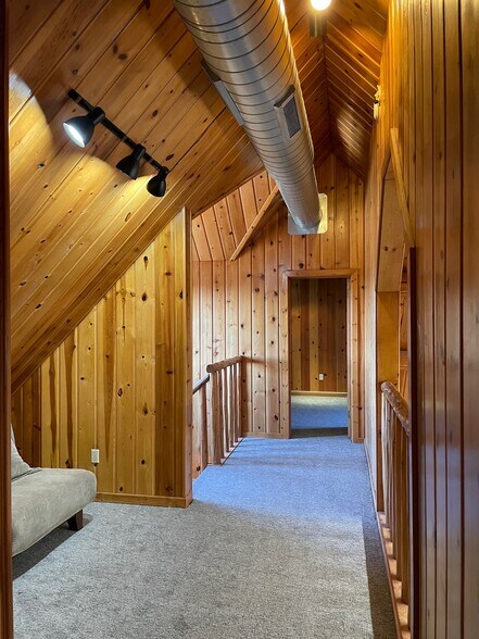 More Photos Of 4225 E Highway 290, Dripping Springs Office For Lease
