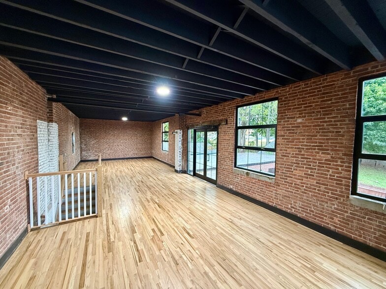 More Photos Of 115 Belden St, New Britain Office For Lease