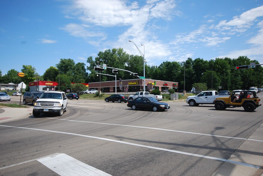 More Photos Of 3301 Pennsylvania Ave, Dubuque General Retail For Lease