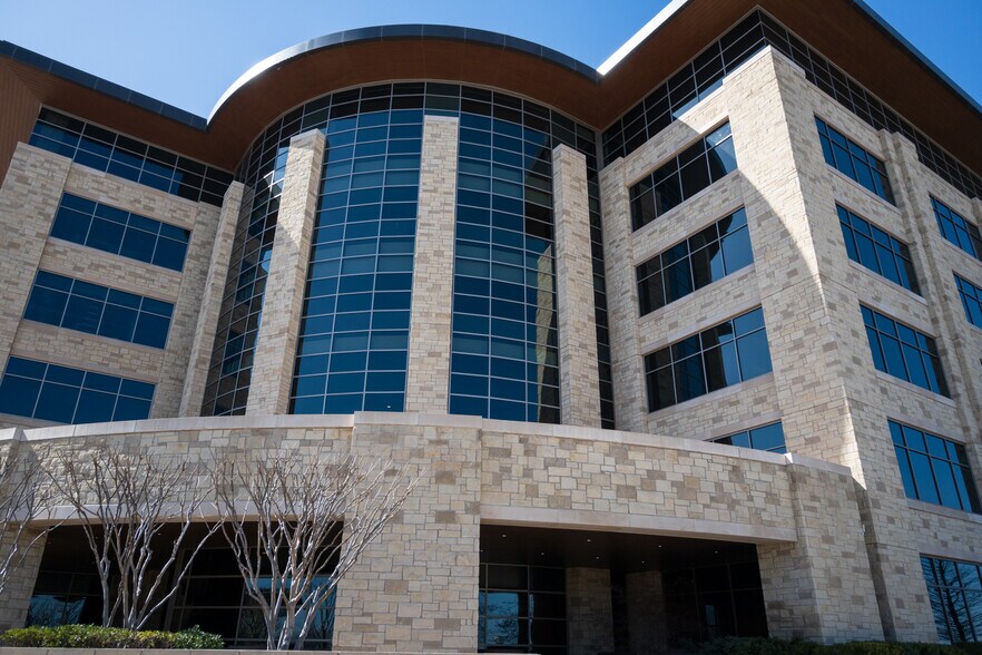 More Photos Of 8200 S Unit Dr, Tulsa Office For Lease