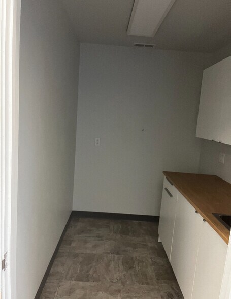More Photos Of 232 Old Airport Rd, Fletcher Flex For Lease