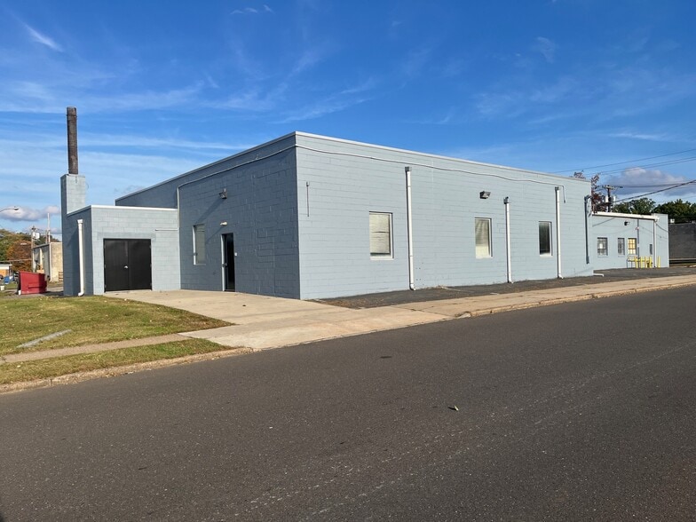 More Photos Of 31 Lexington Ave, Ewing Light Manufacturing For Lease