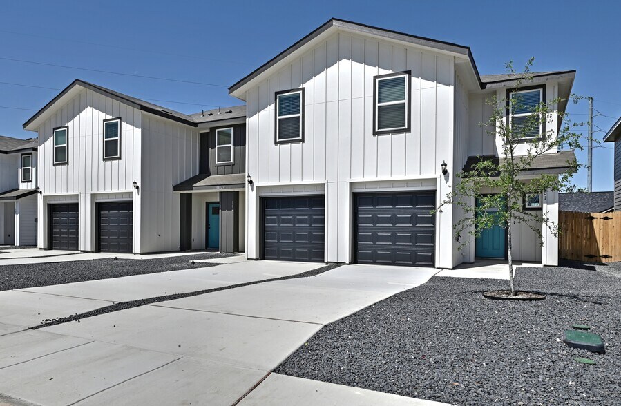 More Photos Of 11327 Clearmine St, San Antonio Apartments For Sale