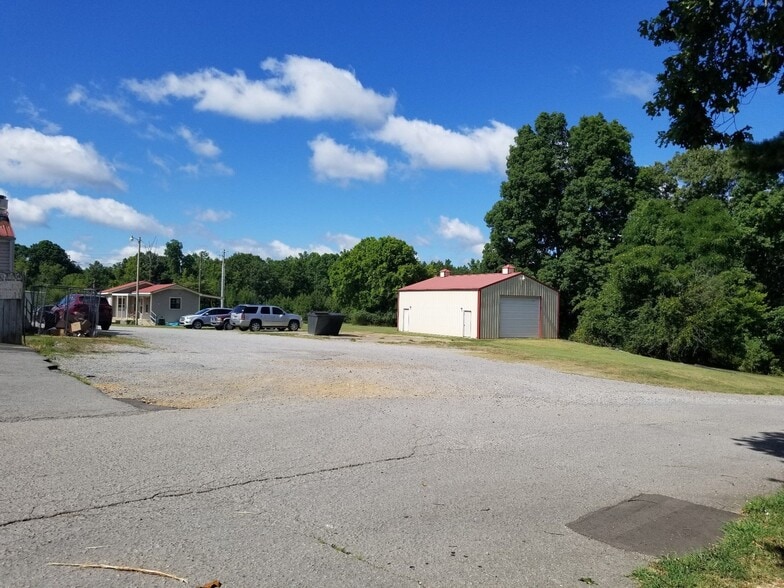 More Photos Of 1331 Highway 100, Centerville Restaurant For Sale