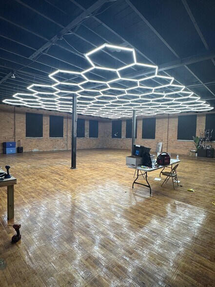 More Photos Of 38 N Michigan St, Toledo Light Distribution For Sale