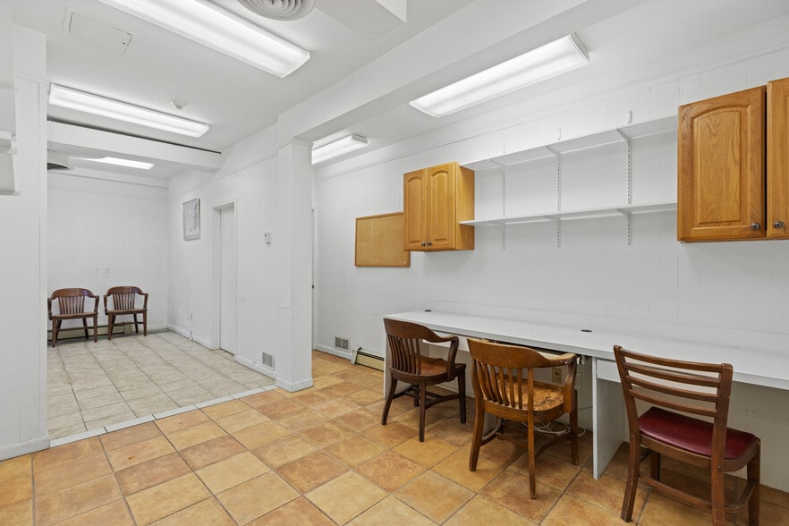 More Photos Of 87 Old River St, Hackensack Office Residential For Lease