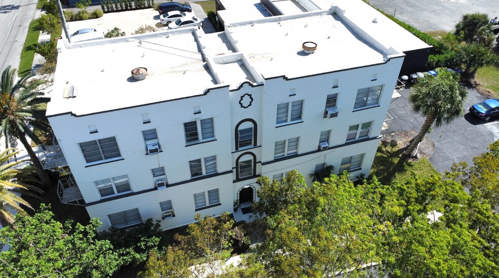 More Photos Of 2030 Virginia Ave, Fort Myers Apartments For Sale