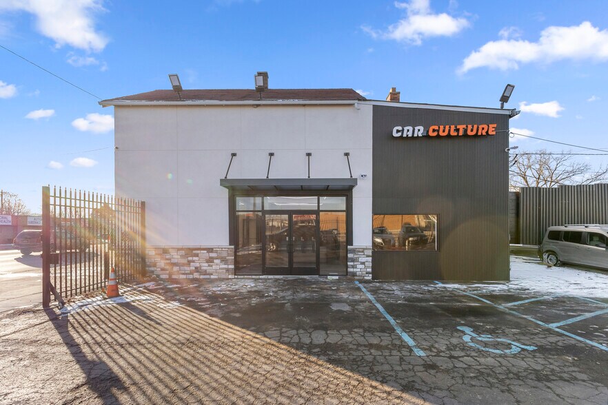 More Photos Of 19420 W Warren Ave, Detroit Auto Dealership For Sale