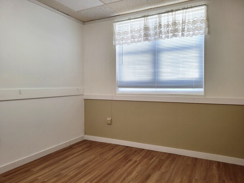 More Photos Of 419 Market St, Lykens Medical For Sale