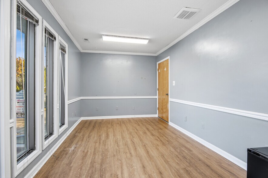 More Photos Of 411 Western Blvd, Jacksonville Office For Sale