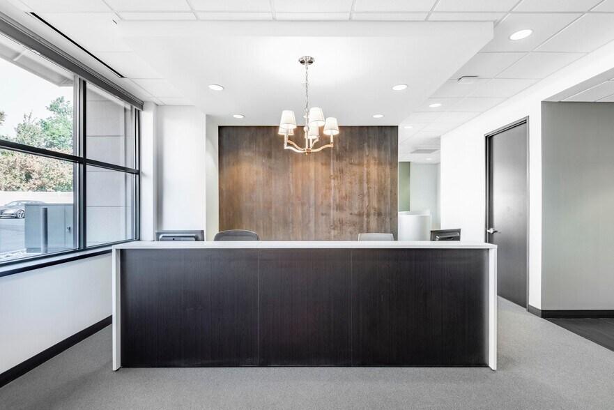 More Photos Of 15 N Main St, West Hartford Coworking Space