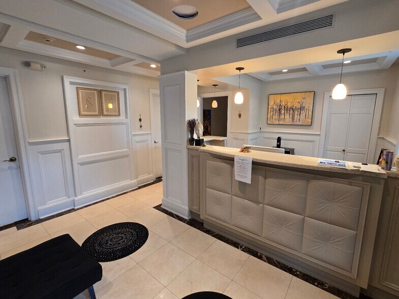 More Photos Of 1062 Northern Blvd, Roslyn Office For Lease