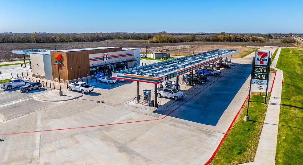 Primary Photo Of 2410 W San Antonio St, Lockhart Convenience Store For Sale