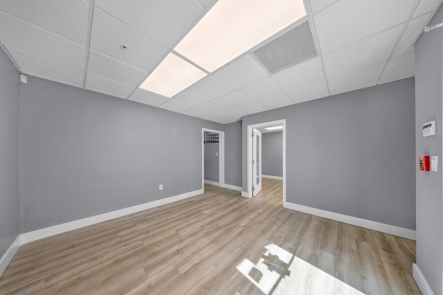 More Photos Of 11379-11399 NW 122nd St, Medley Warehouse For Sale