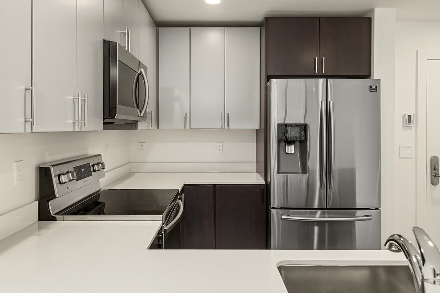 More Photos Of 9021 17th Ave SW, Seattle Apartments For Sale