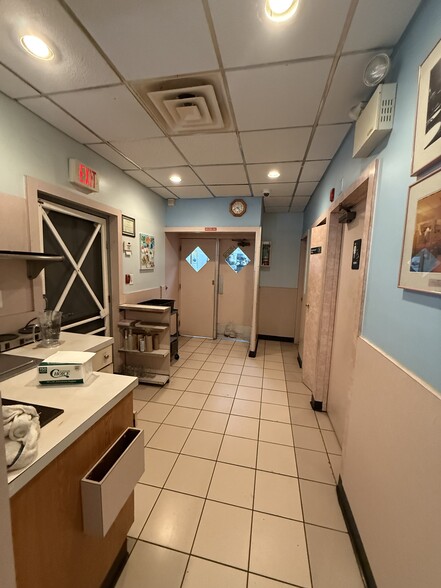 More Photos Of 6824 Torresdale Ave, Philadelphia Restaurant For Lease