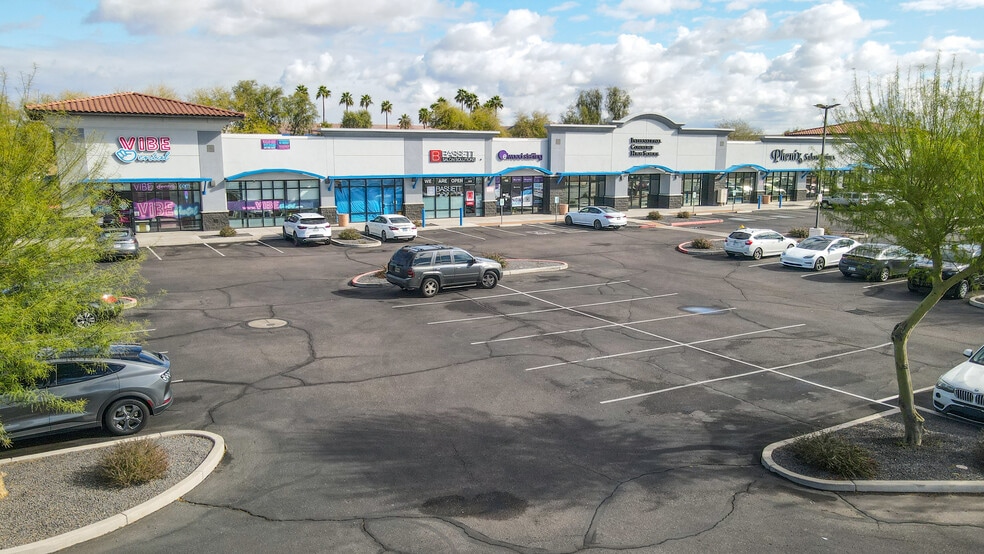 More Photos Of 1903 S Country Club Dr, Mesa Freestanding For Lease