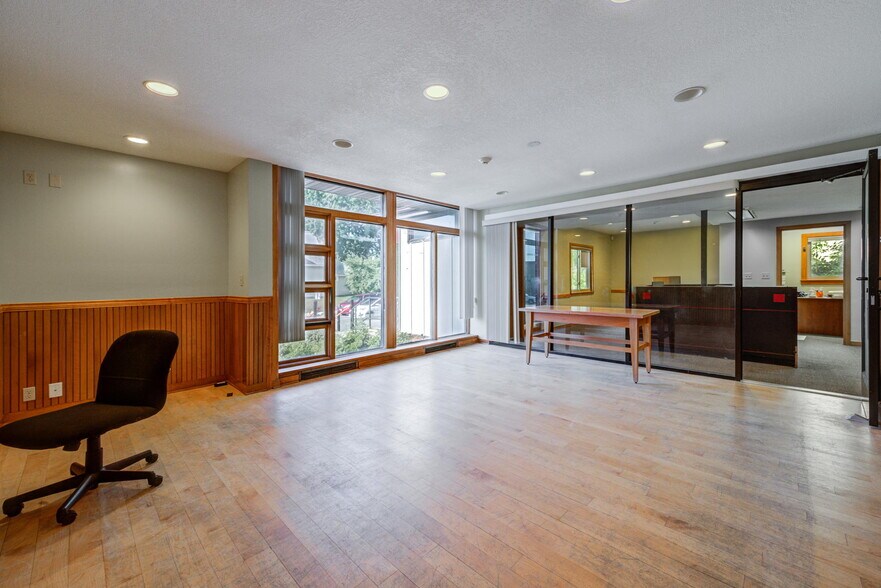 More Photos Of 800 N 42nd Ave, Minneapolis Medical For Lease