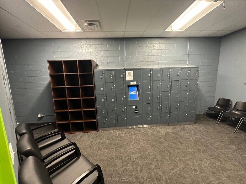 More Photos Of 1250 4th Ave NW, Minot Storefront For Lease